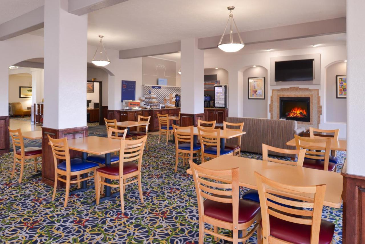 Holiday Inn Express & Suites Alamosa By Ihg Exterior foto